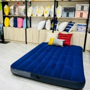 Inflatable mattress with an electric pump  size 5x6